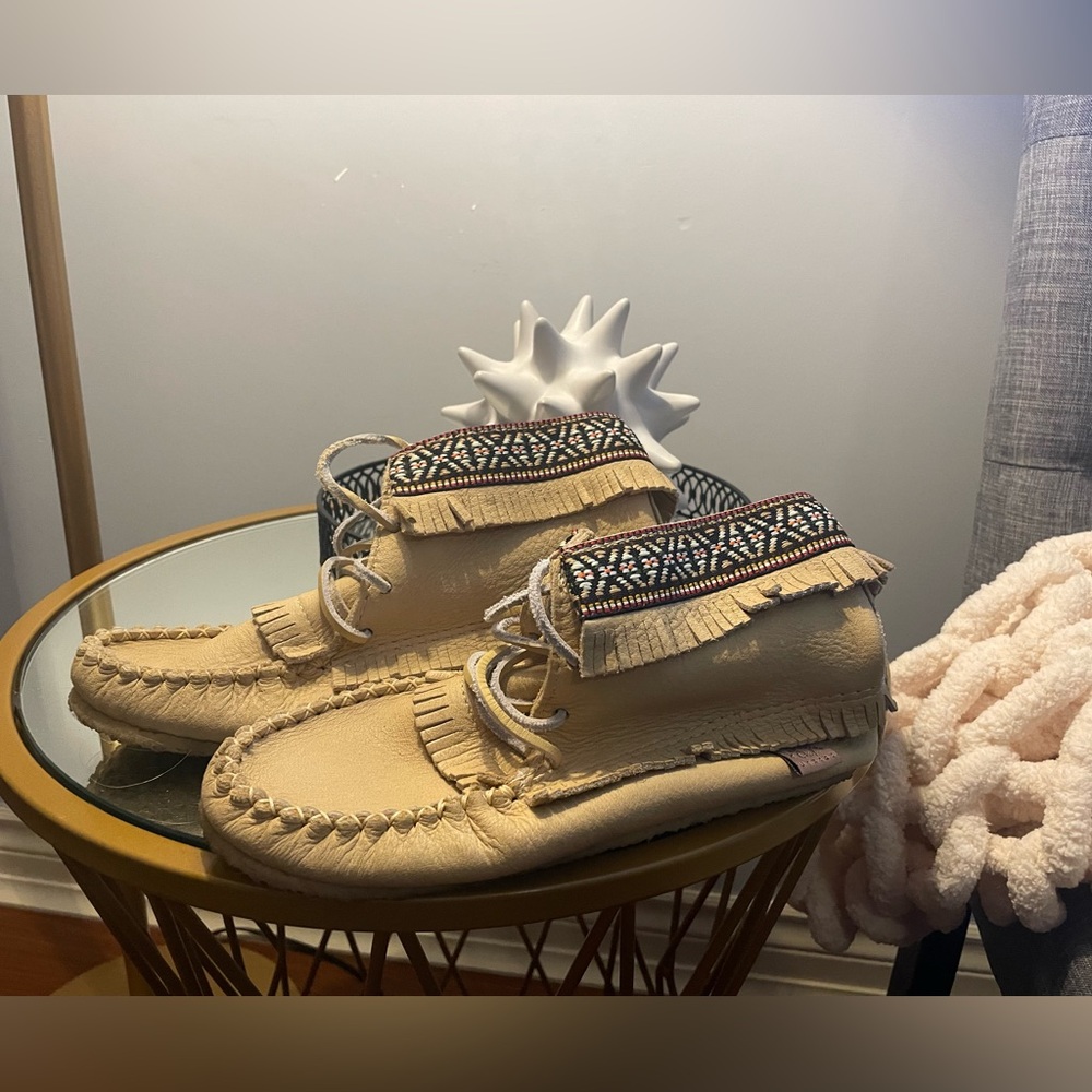 Fringed Tan Women’s Moccasins